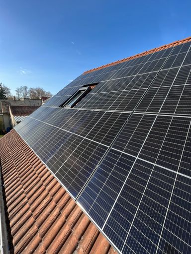 10 kWp installierte Leistung, 25 Panele